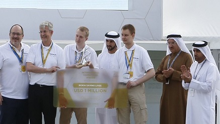 H.H. Sheikh Hamdan Bin Mohammed Bin Rashid Al Maktoum (fourth from right) presents the UAE Drones for Good (D4G) Award to Nokia Saving Lives team.